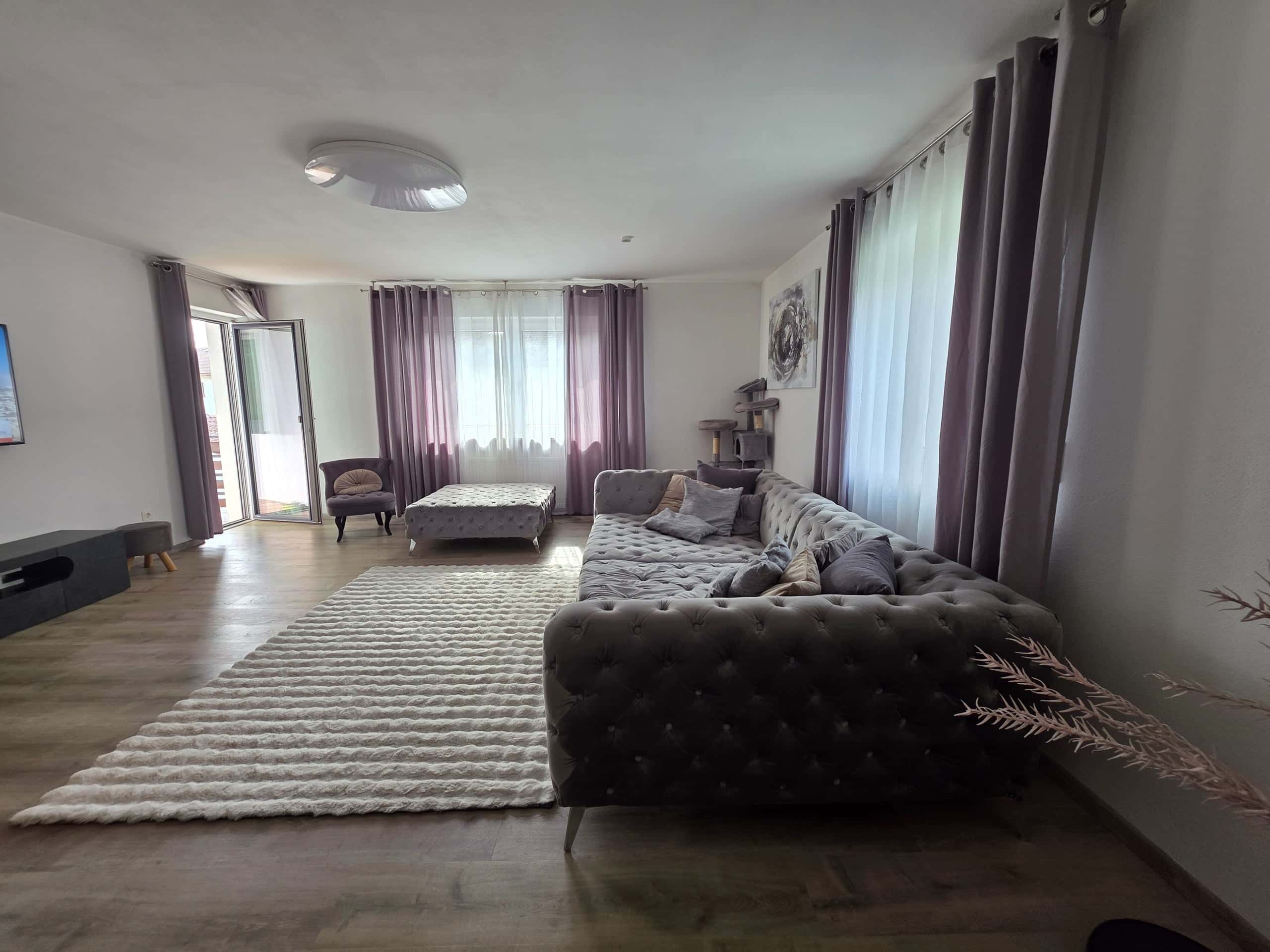 Etage kaufen in Traunreut — Wohnzimmer