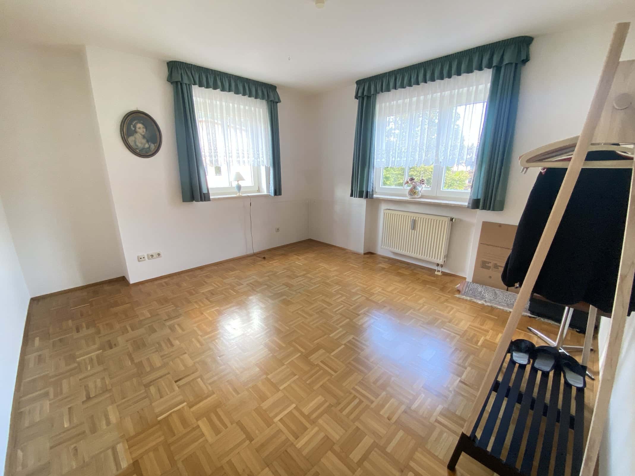 Schlafzimmer 1