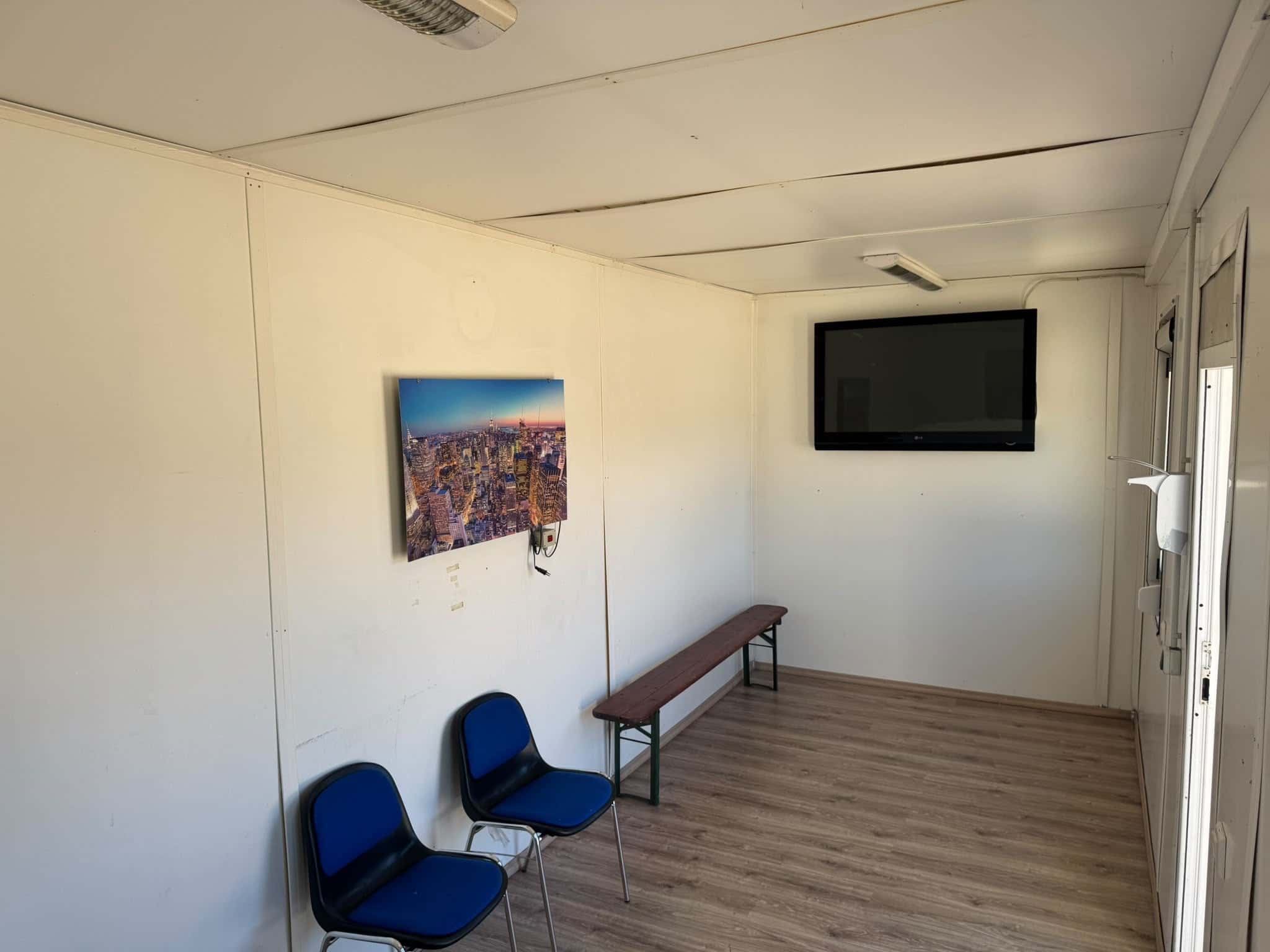Sonstige mieten in Laufen — Container innen