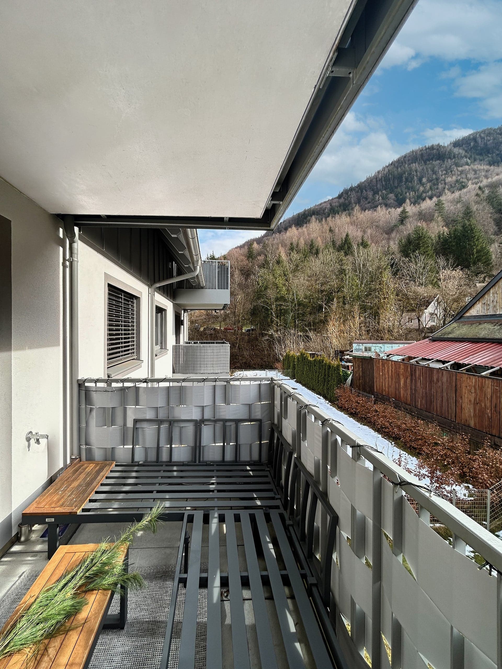 Südbalkon mit ca. 6 m2