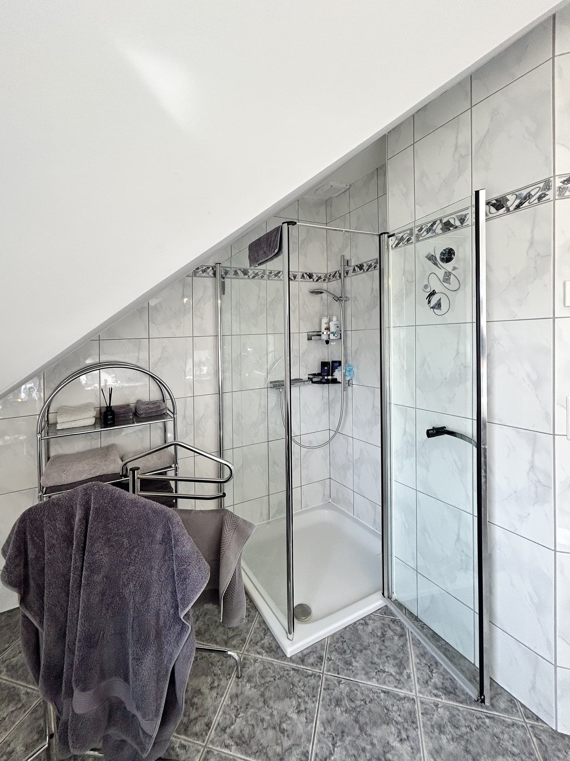 zweites Badezimmer im OG
