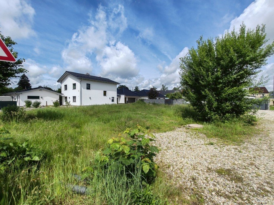 Ansicht Ecke rechts Stra�enseite Wohngrundst�ck Waldkraiburg