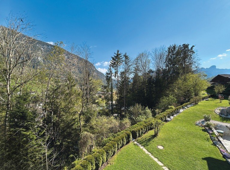 Ausblick vom Balkon DG nach S�den Unken Einfamilienhaus Alpenflair trifft Entwicklungspotenzial - Mehrfamilienhaus in Unken sucht Vision�r