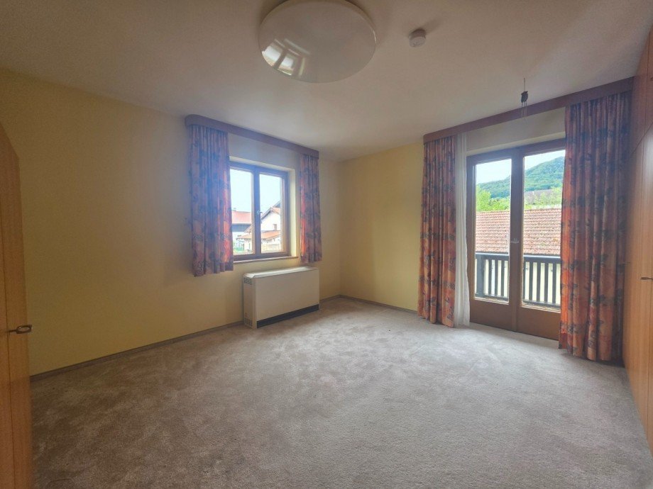 Wohnzimmer 1. OG Mehrfamilienhaus Frasdorf