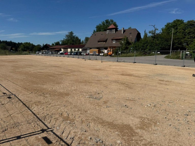 Gesamtansicht des Grundst�cks Laufen Gewerbegrundst�ck Befestigtes Gewerbegrundst�ck, ca. 2.000 m�, zur Pacht in Laufen