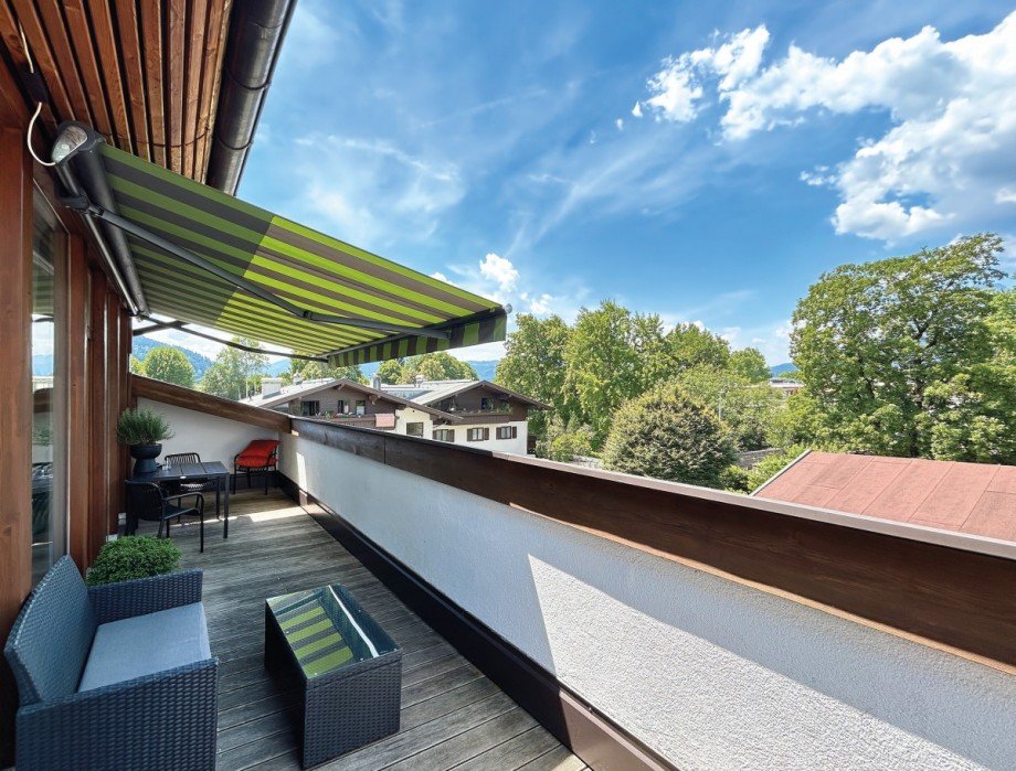 ruhige und gro�e Dachterrasse mit Fernblick Maisonettewohnung Sankt Johann in Tirol