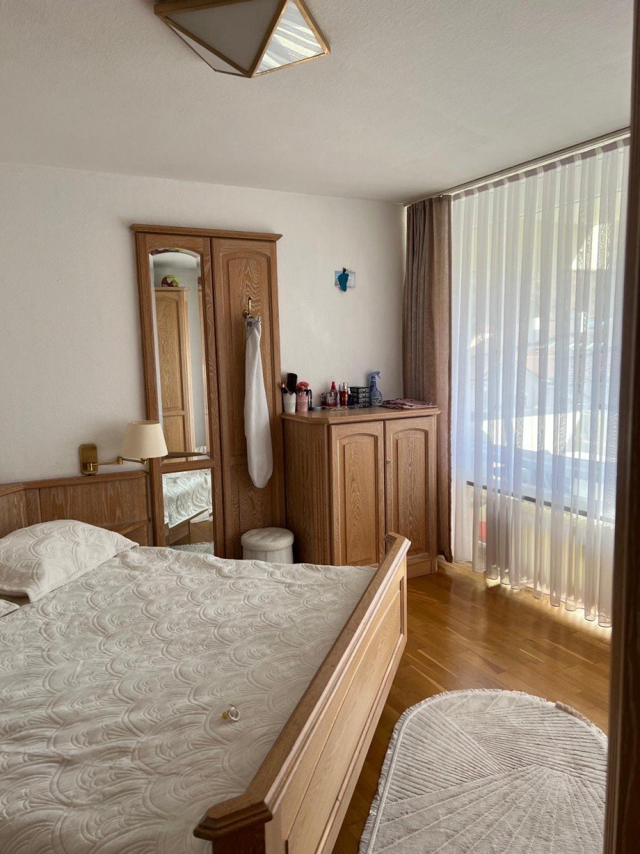 Teilansicht Schlafzimmer Wohnung Bad Reichenhall