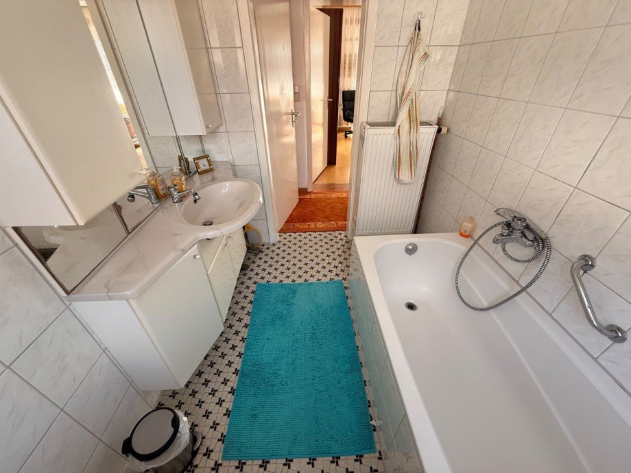 Badezimmer Doppelhaush�lfte Burgkirchen an der Alz