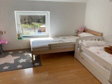 Kinderzimmer Viel Platz auch f�r 2 Familien in freistehenden Haus in guter Lage