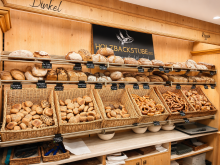 Backtheke Etablierte B�ckerei-Konditorei mit Caf� und Holzbackofen