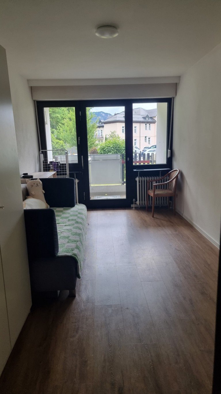 Blick zum Balkon Bad Reichenhall Wohnung Gem�tliches Apartement in bester Innenstadtlage v. Bad Reichenhall