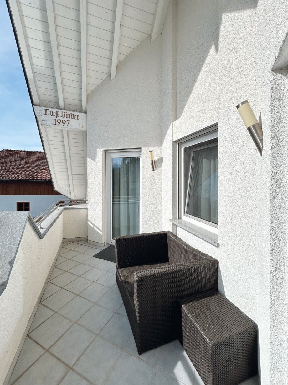 kleiner, aber feiner S�d-Balkon Villa Hof
