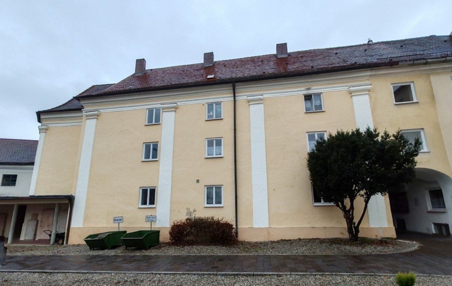 Hausansicht Innenhof Mehrfamilienhaus Gars am Inn
