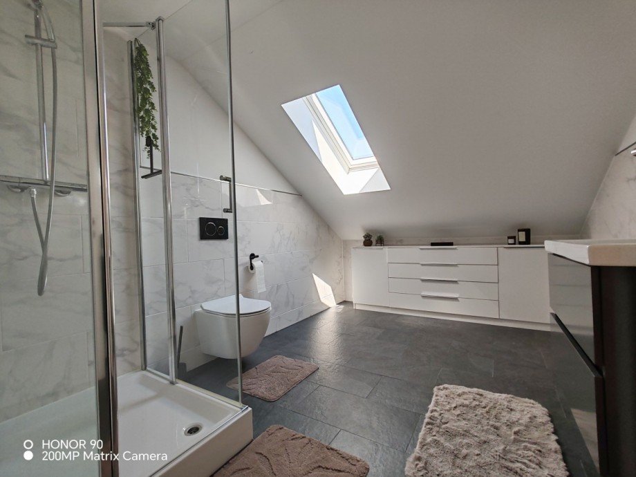 Badezimmer DG Etagenwohnung Traunreut