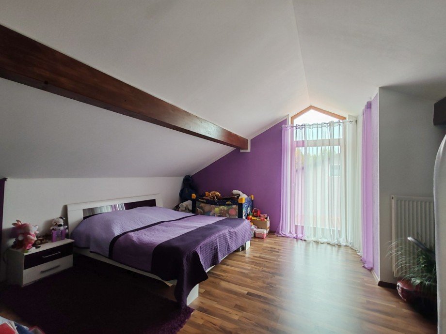 Schlafzimmer DG Einfamilienhaus T�ging am Inn