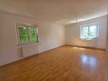 Schlafzimmer 1 Gro�z�gige 3-Zimmer-Wohnung mit zwei Balkonen und Keller in attraktiver Lage