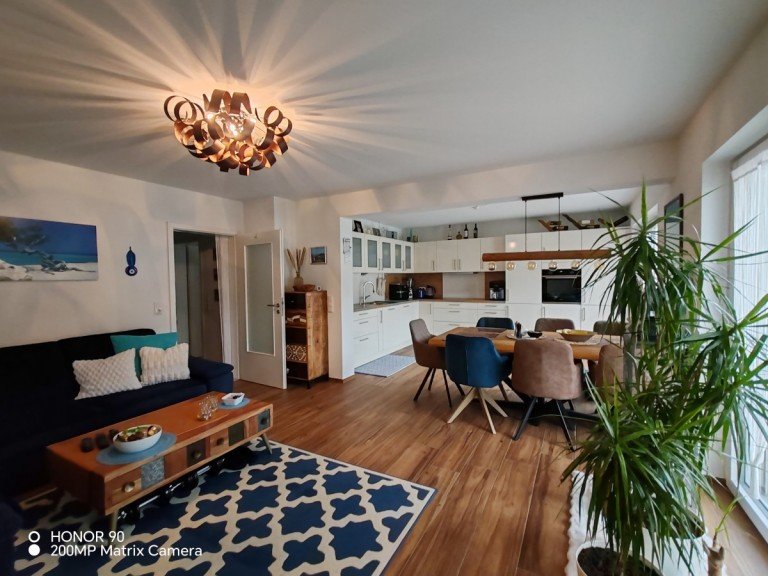 Wohnzimmer Burgkirchen Erdgeschosswohnung Sch�ne, helle 3-Zimmer Wohnung in Burgkirchen