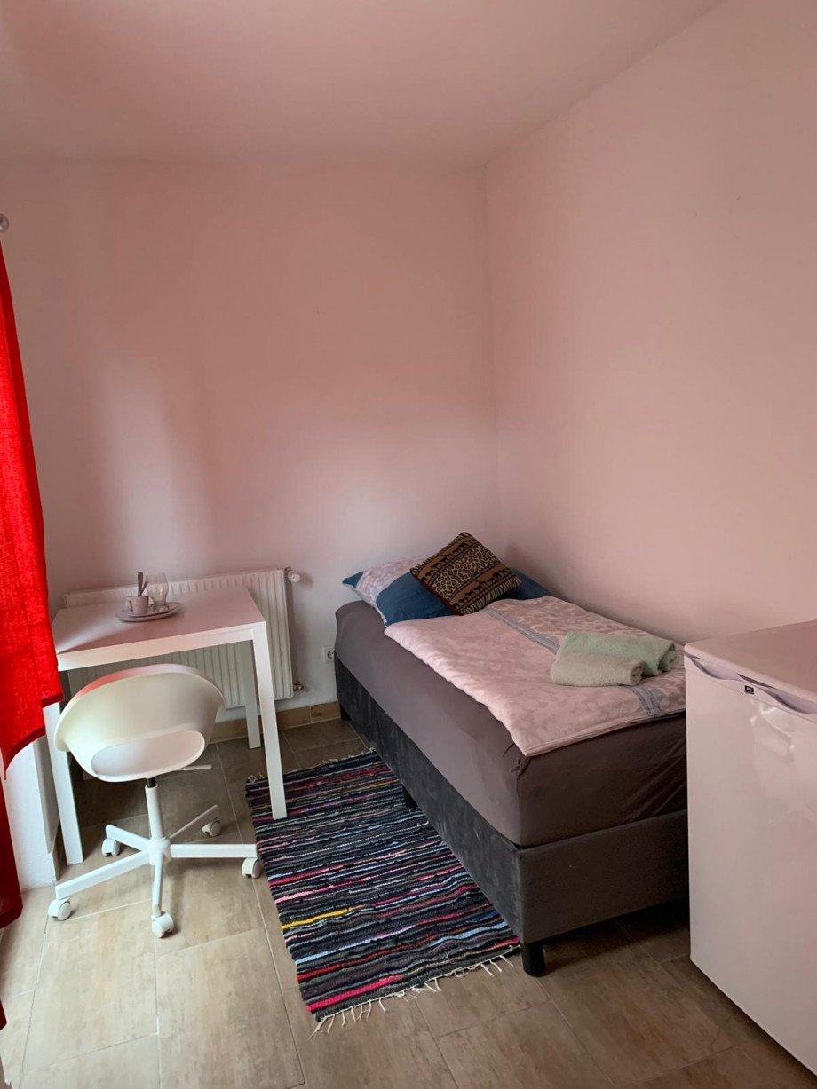 Einzelzimmer Mehrfamilienhaus Winh�ring