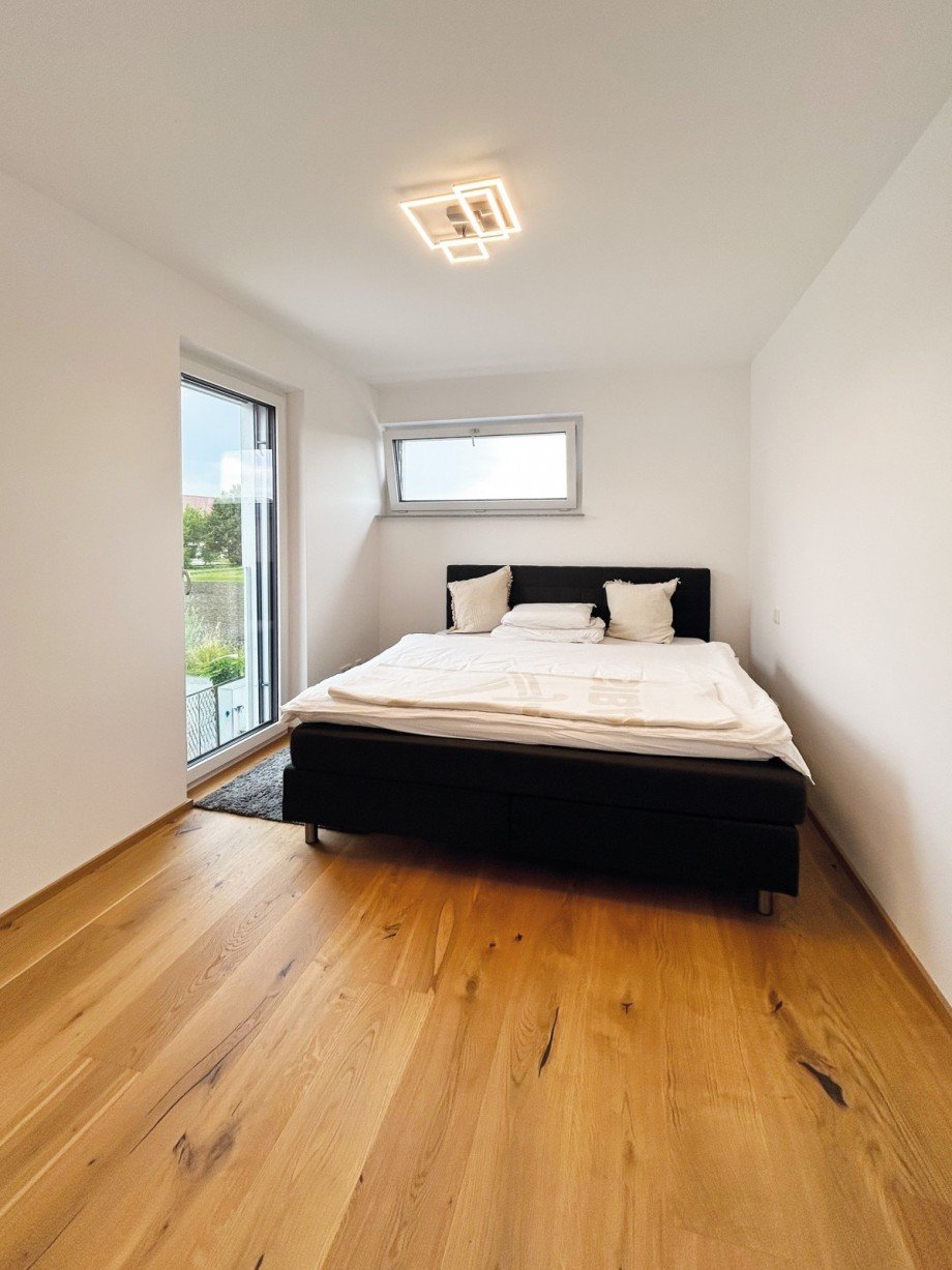 helles Schlafzimmer Terrassenwohnung Salzburg