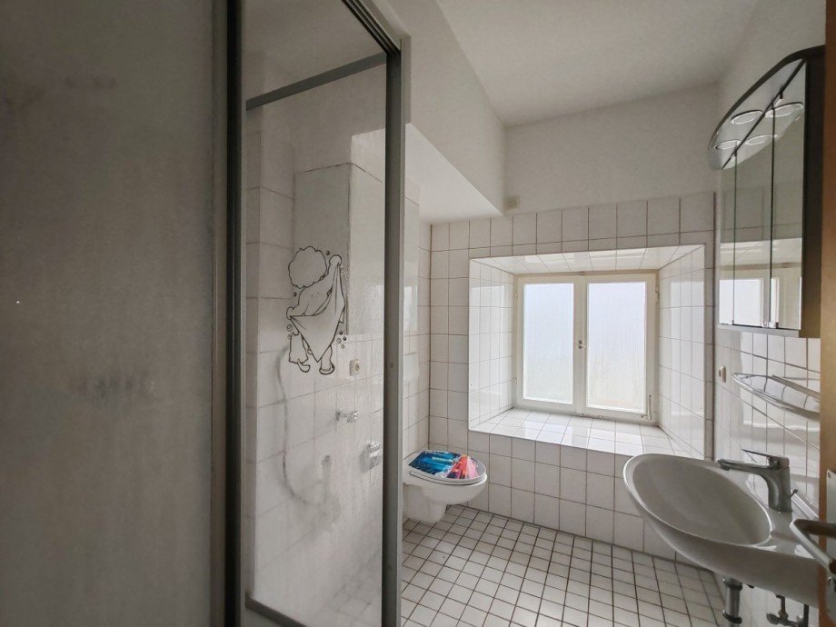 Badezimmer im 1.OG Mehrfamilienhaus Gars am Inn