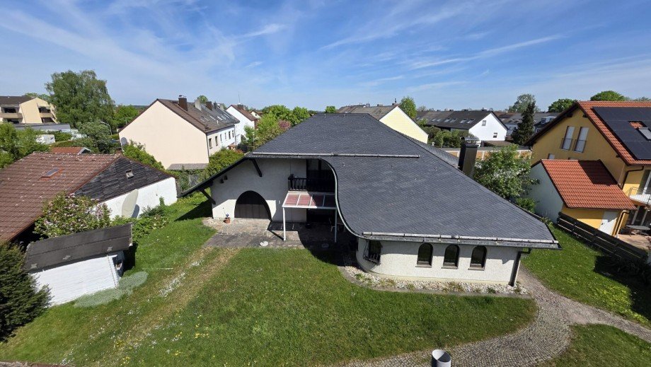 Blick �ber das Grundst�ck auf das Haus Einfamilienhaus Puchheim