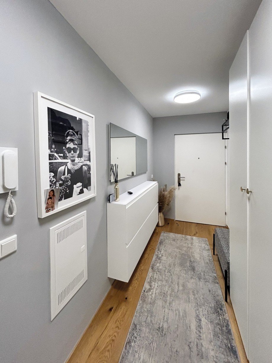 ger�umiger Vorraum Wohnung Glanegg