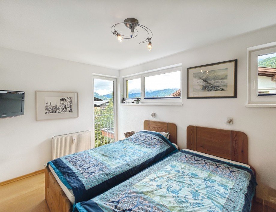 gem�tlich eingerichtetes Gaimmer mit Bad en Suite Etagenwohnung Kaprun