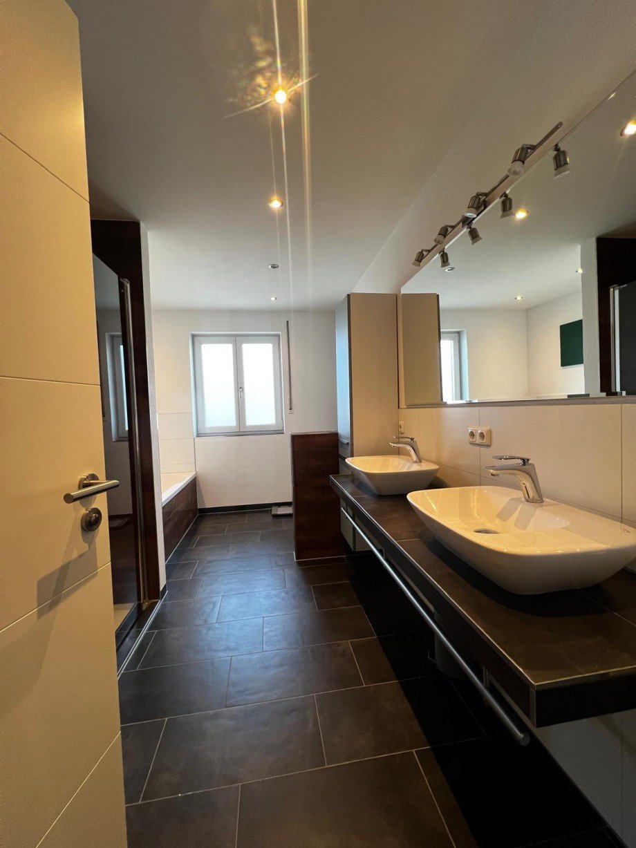 Badezimmer Wohnung 1.OG Mehrfamilienhaus Bad Birnbach