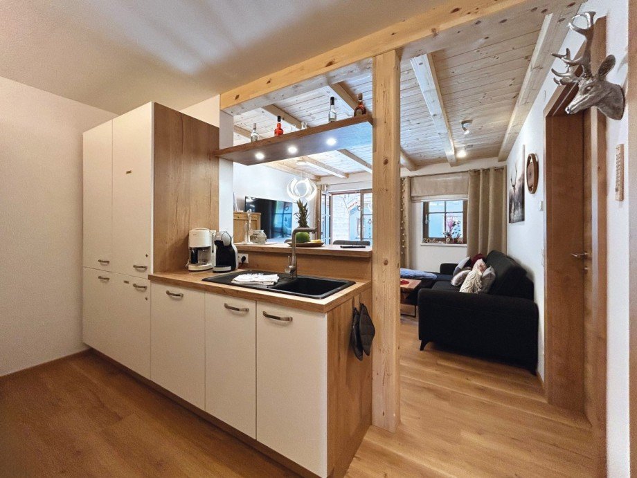 Kumit Blick in den Wohnbereich Wohnung Rauris