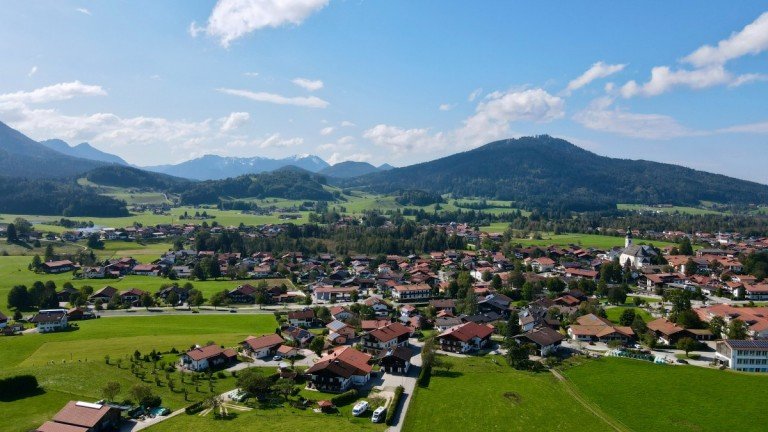 Das idyllische Inzell Inzell Mehrfamilienhaus Ein Haus, viele M�glichkeiten - Wohnen im Herzen des Chiemgaus