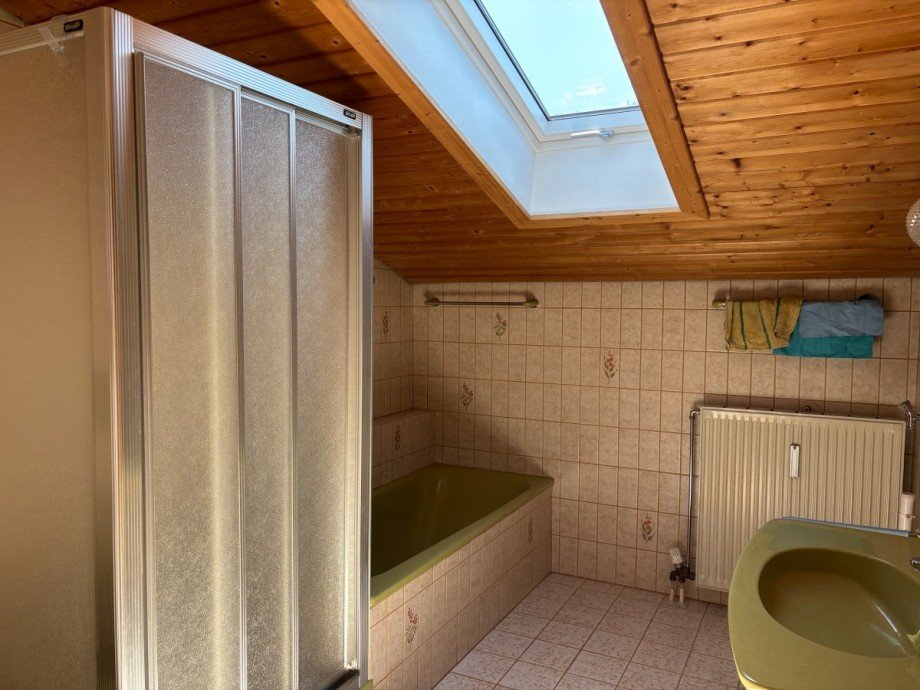 Badezimmer Dachgeschosswohnung Unterw�ssen