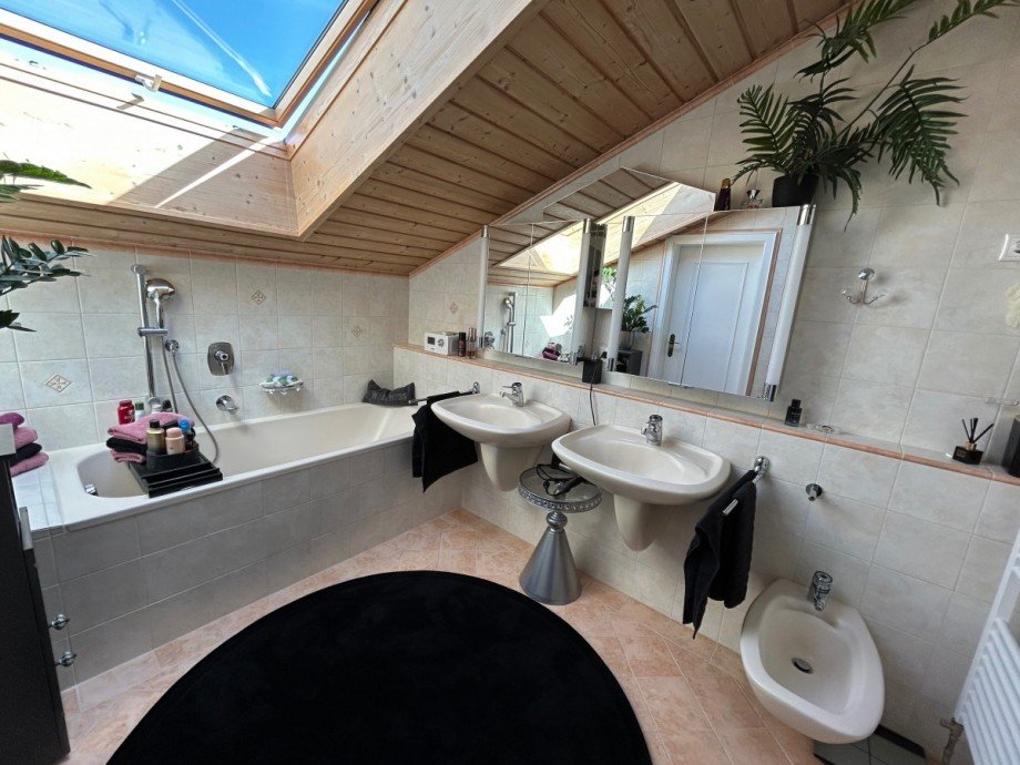 Hauptbad Dachgeschosswohnung Ainring