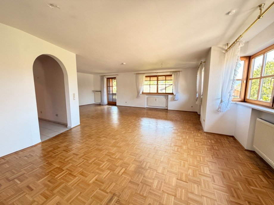 Grossz�giger Wohnbereich Etagenwohnung Bad Reichenhall
