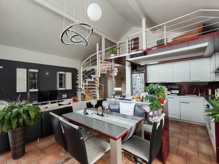 Essbereich mit Galerie Einfamilienhaus T�ging am Inn